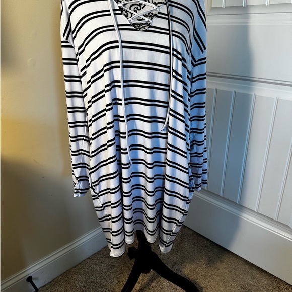 Nautica UPF 30+ Striped Hooded Swim Cover-Up NWT - Picture 5 of 11